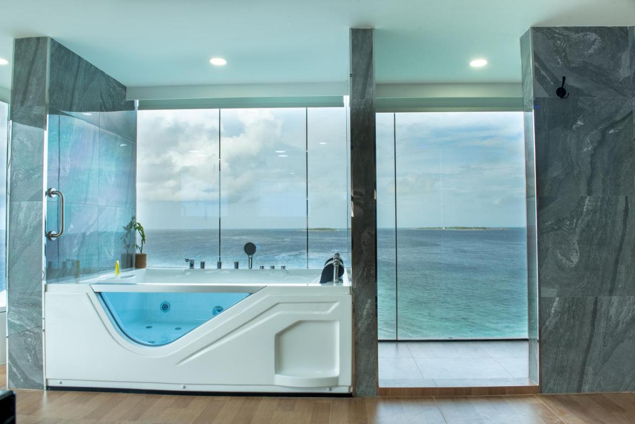 Swarn By Hawks Hotels Kamadhoo ภายนอก รูปภาพ
