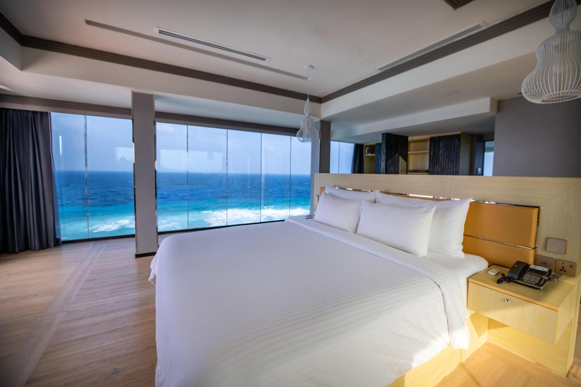 Swarn By Hawks Hotels Kamadhoo ภายนอก รูปภาพ