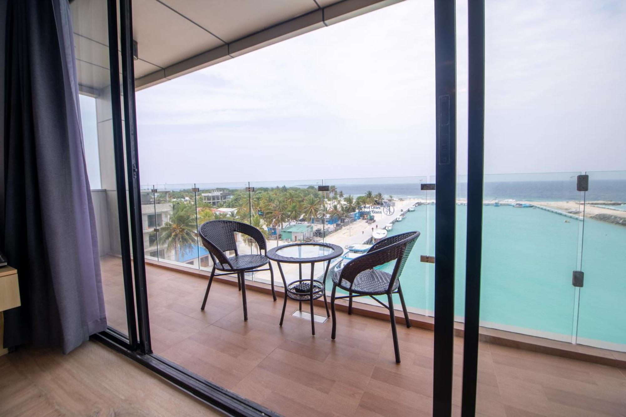 Swarn By Hawks Hotels Kamadhoo ภายนอก รูปภาพ