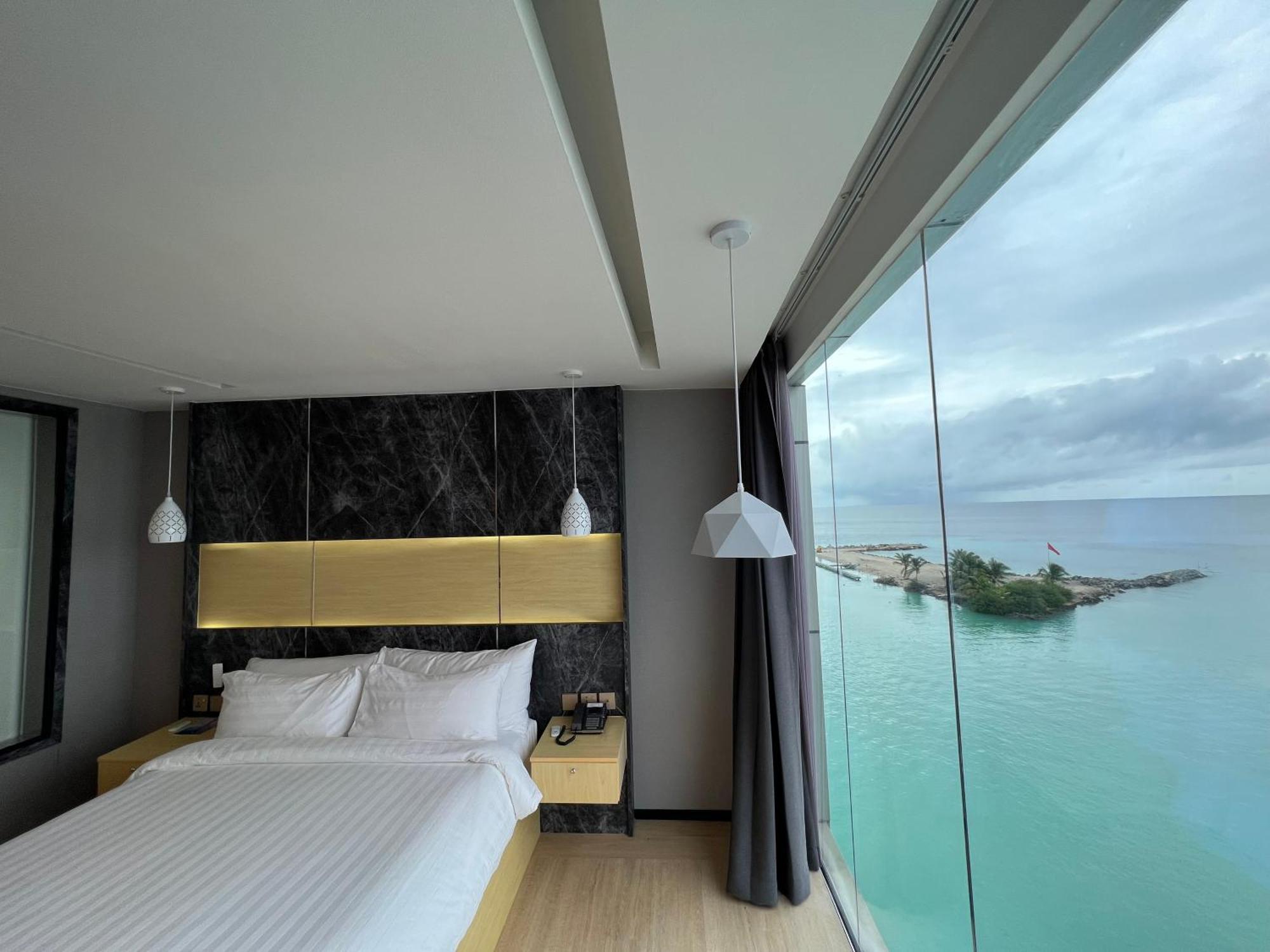 Swarn By Hawks Hotels Kamadhoo ภายนอก รูปภาพ