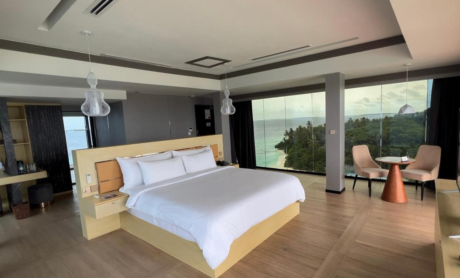 Swarn By Hawks Hotels Kamadhoo ภายนอก รูปภาพ